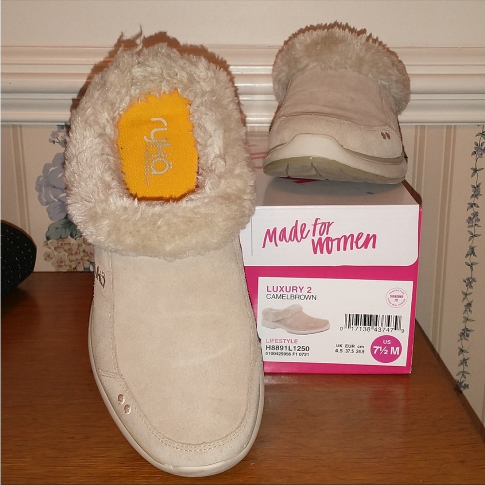 Ryka athletic slip on mule / clog nubuck suede 7.5 M